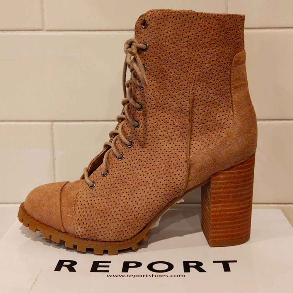Beautiful suede hikers!